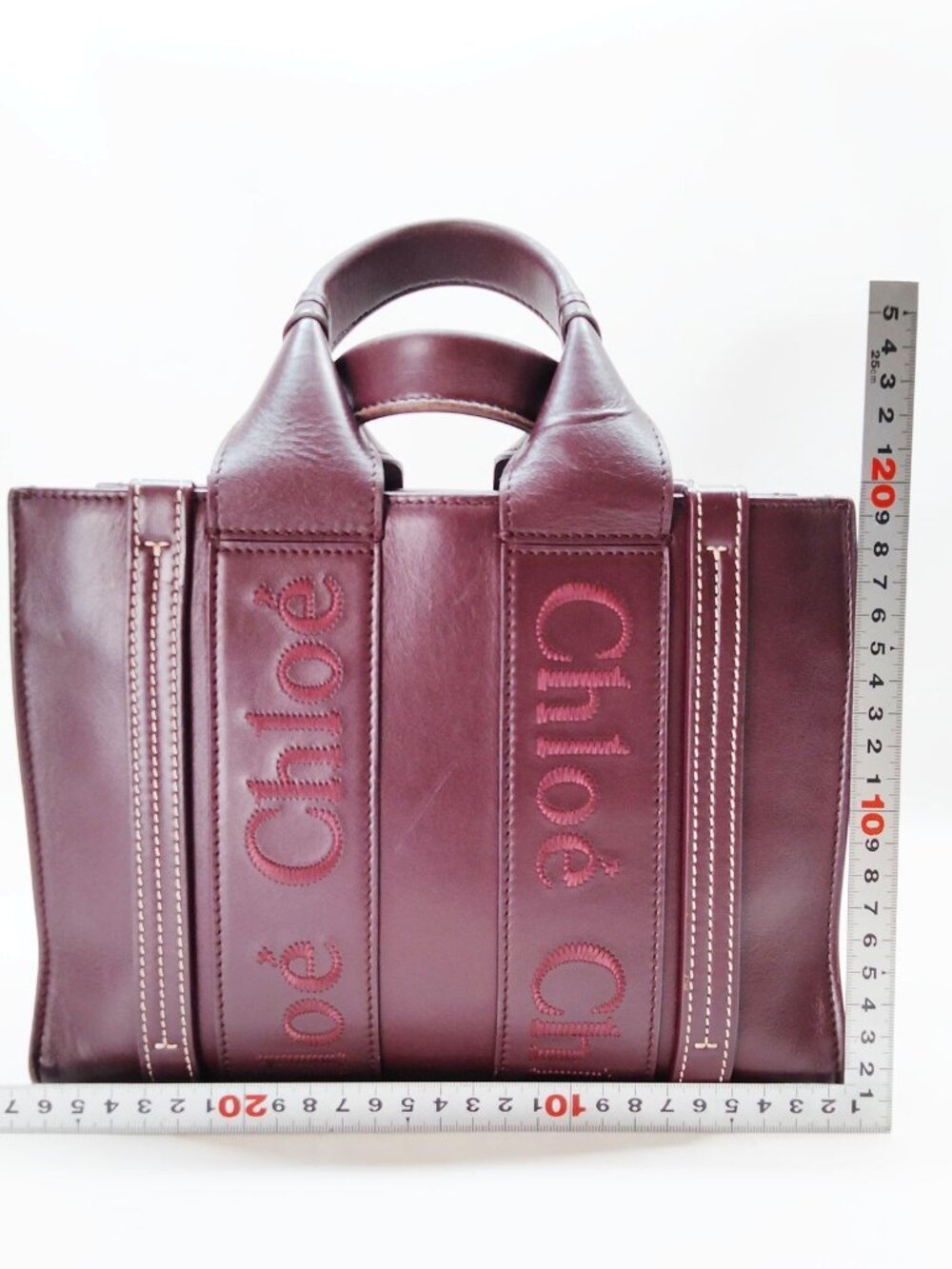 Chloé Small Woody Leather Tote Bag in Burgundy / Plum - Picture 3 of 10